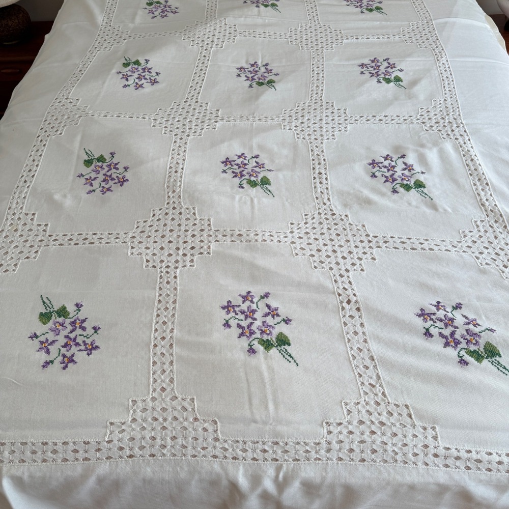 Vintage Handmade Cross Stitch Floral Tablecloth White Purple Lace 88x62 cottage